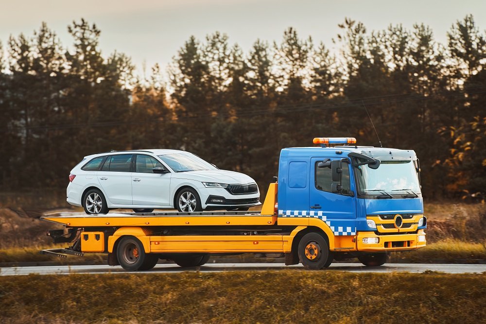 Roadside Assistance vs. Towing Services